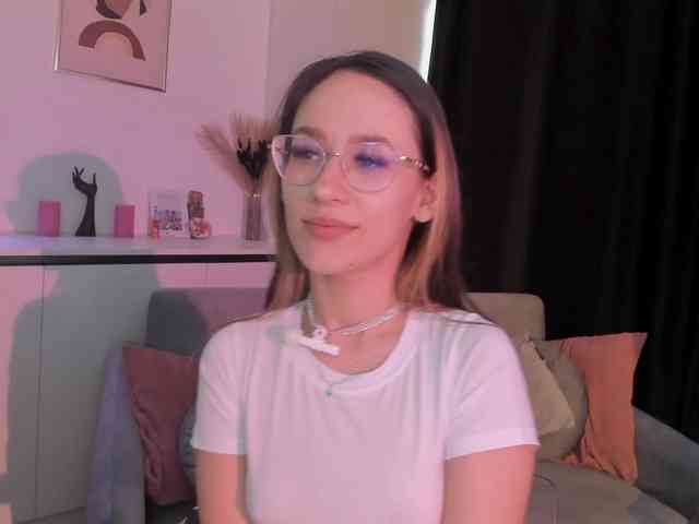 NicoleIris webcam