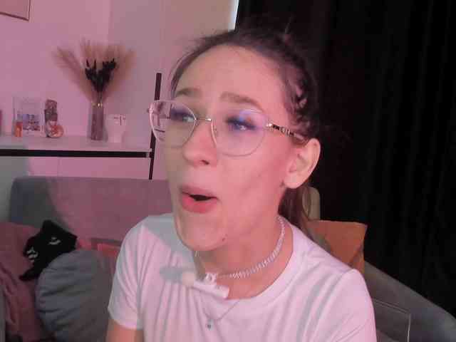 NicoleIris webcam