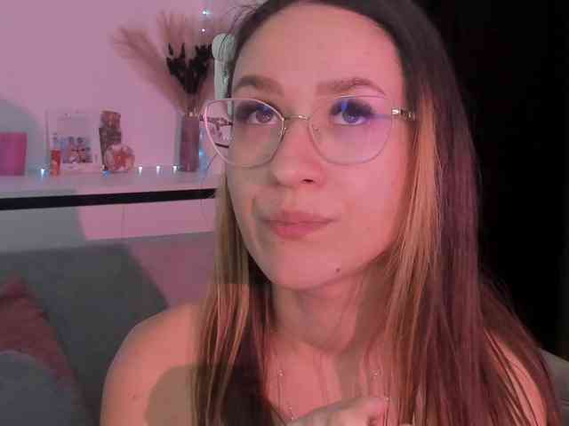 NicoleIris webcam