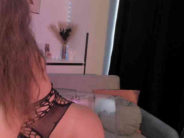 NicoleIris webcam