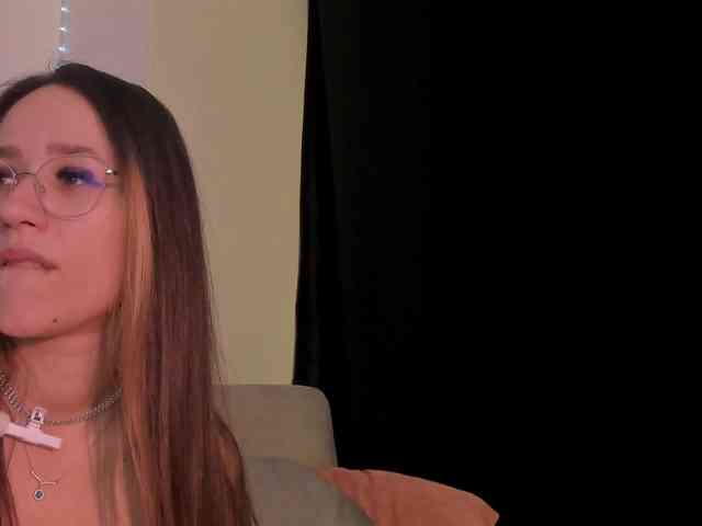 NicoleIris webcam