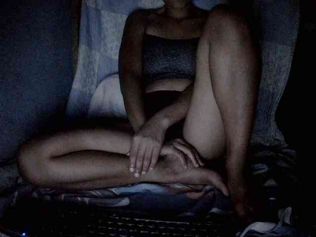 LoveSexx23 webcam