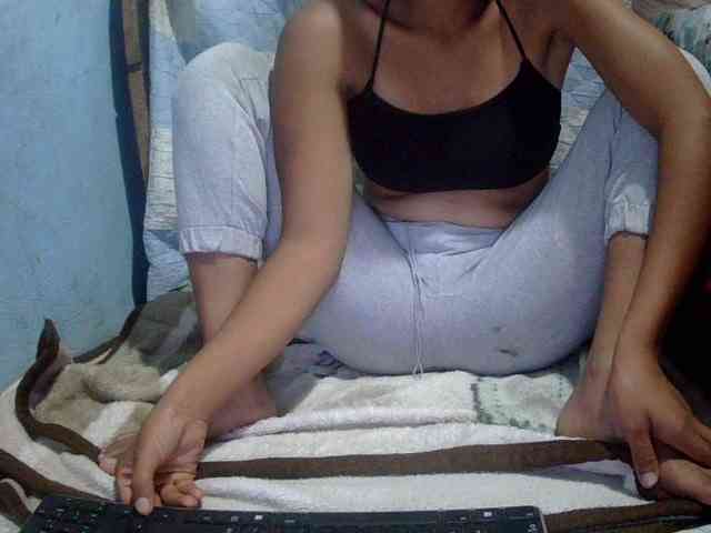 LoveSexx23 webcam
