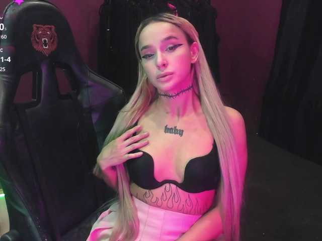 AshMila webcam
