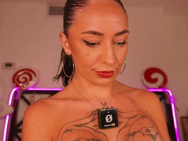 Vai a chattare su LunaMystyque LunaMystyque