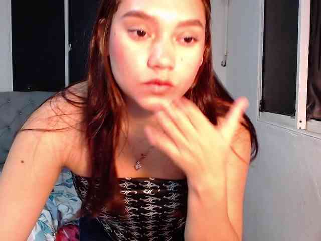 MaddisonAders webcam