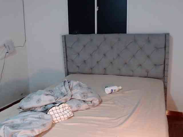 MaddisonAders webcam