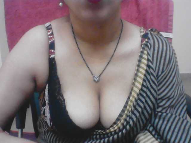 Hotdevika webcam