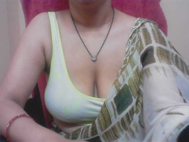 Hotdevika webcam