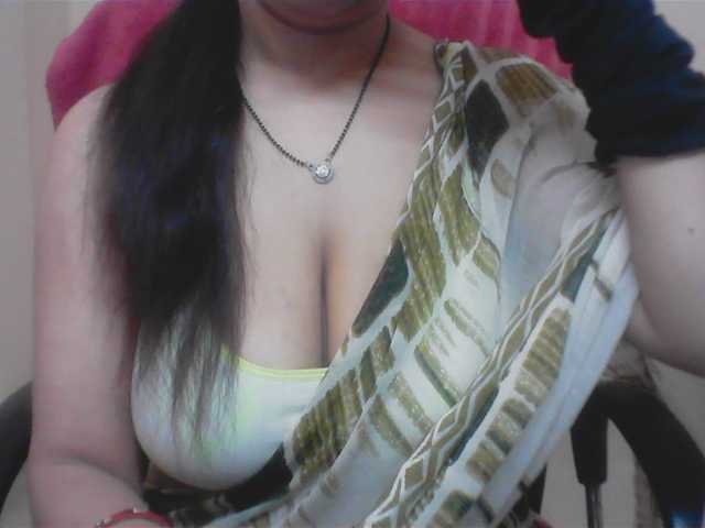 Hotdevika webcam