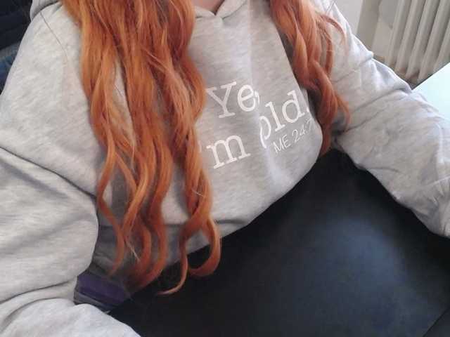 Celina-Rose ist ein aufregendes deutsches Camgirl, das dich live verführen wird