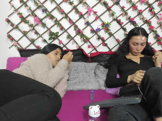 Dreamgirlss webcam