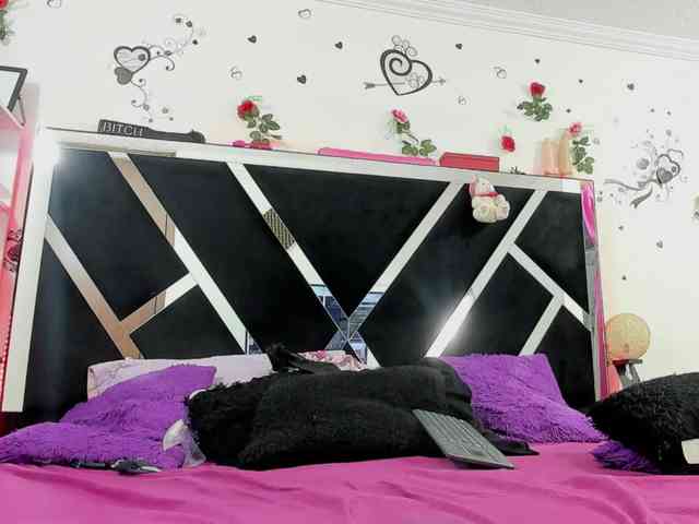 Dreamgirlss webcam