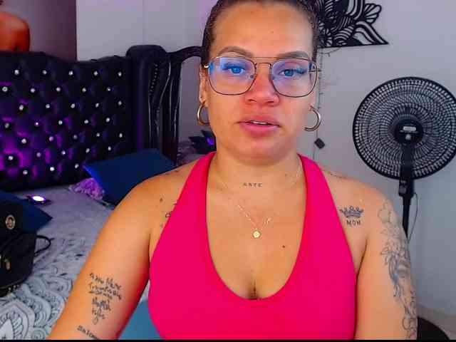 arianagonzale webcam