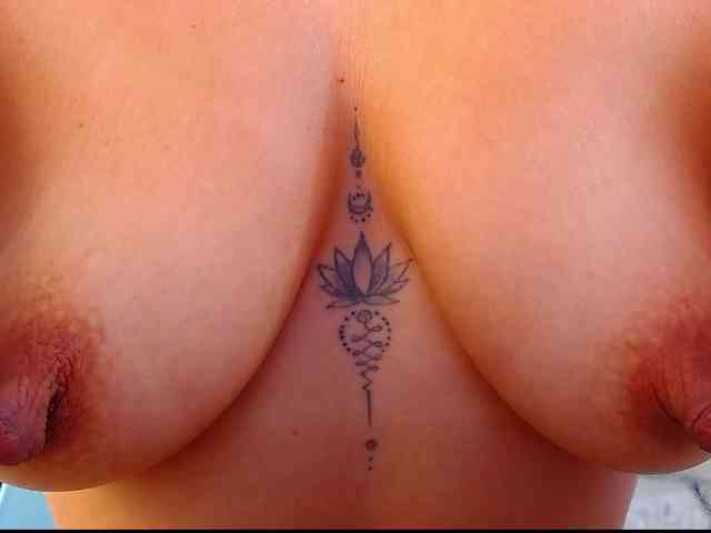 arianagonzale webcam