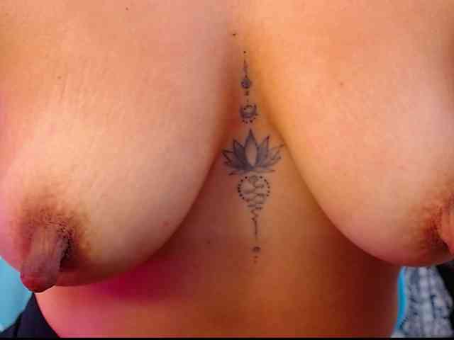 arianagonzale webcam