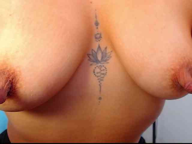 arianagonzale webcam