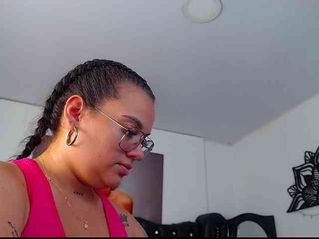 arianagonzale webcam