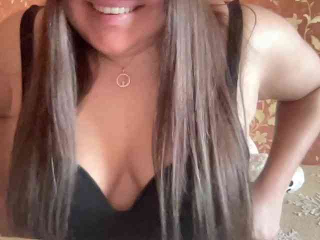 SweetStrawberry1 webcam