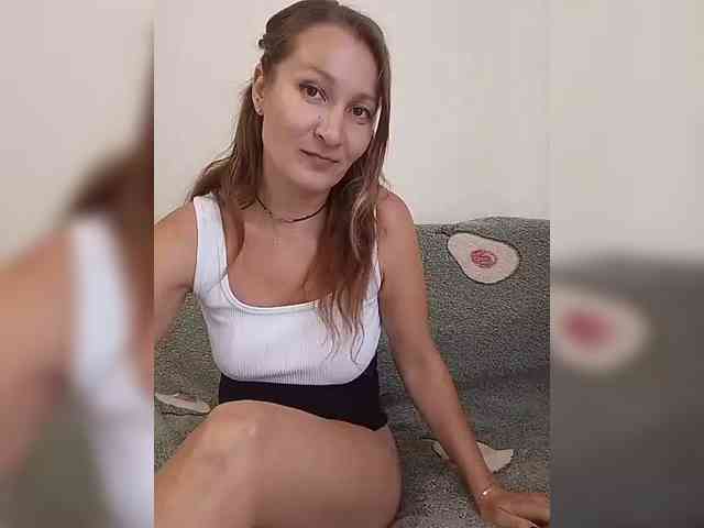 Yuliya333 webcam