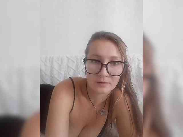 Yuliya333 webcam