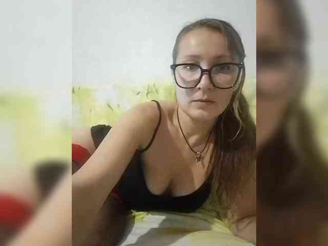 Yuliya333 webcam