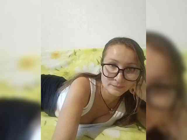 Yuliya333 webcam