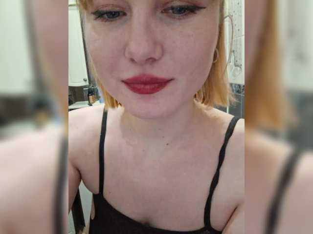 Entra en el chat con el modelo -Molly -Molly