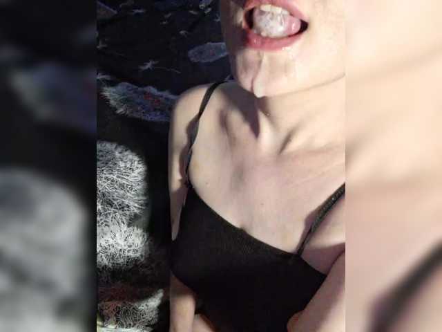 Entra en el chat con el modelo -Molly -Molly