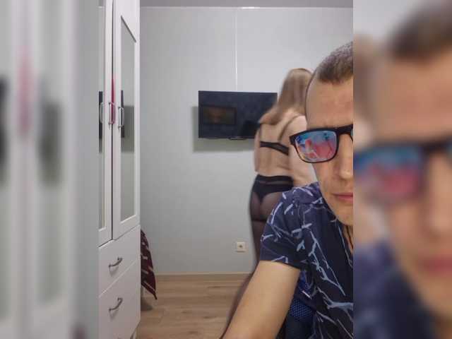 Entrez le videochat erotique avec le
modèle VCHELSIV VCHELSIV