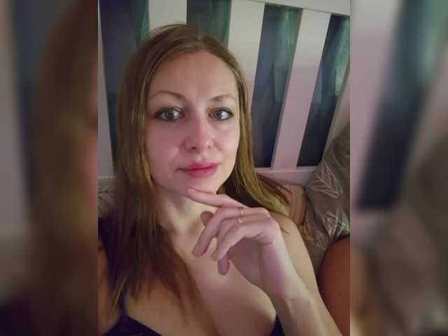 Entrez le videochat erotique avec le
modèle VCHELSIV VCHELSIV