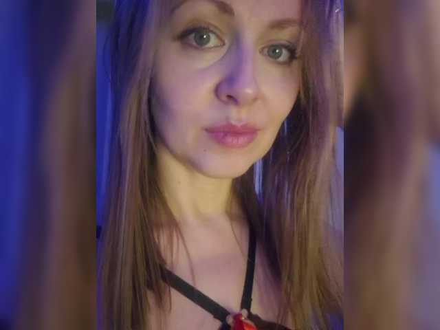 Entrez le videochat erotique avec le
modèle VCHELSIV VCHELSIV