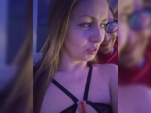 Entrez le videochat erotique avec le
modèle VCHELSIV VCHELSIV