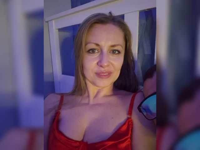 Entra en el chat con el modelo VCHELSIV VCHELSIV
