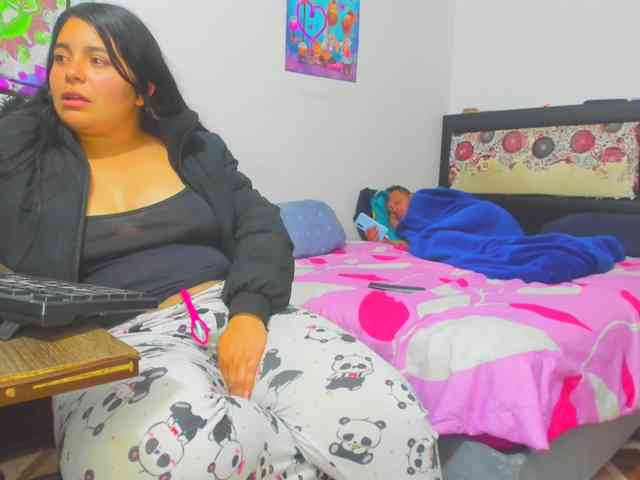 yournaughtyandsexyprince webcam