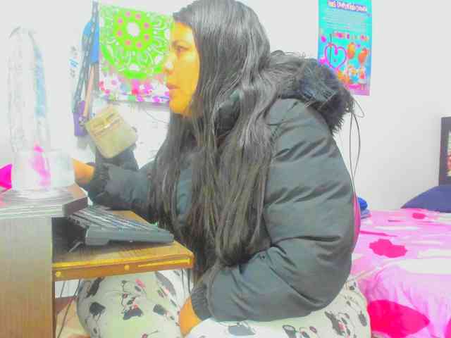 yournaughtyandsexyprince webcam