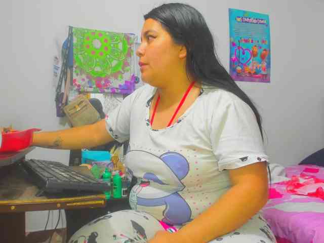 yournaughtyandsexyprince webcam