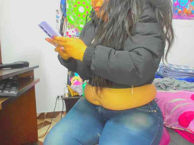 yournaughtyandsexyprince webcam