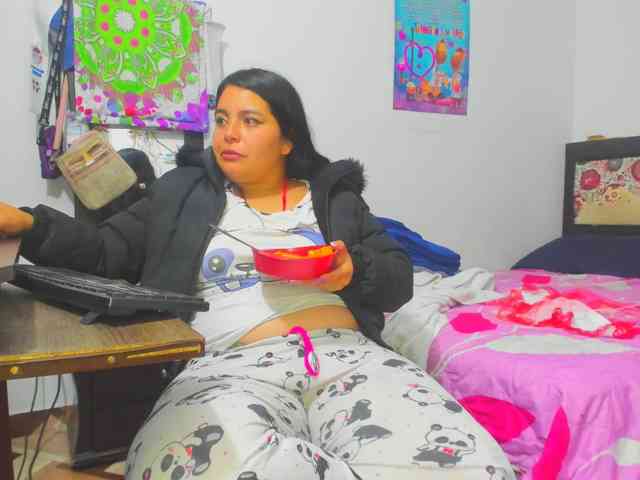 yournaughtyandsexyprince webcam