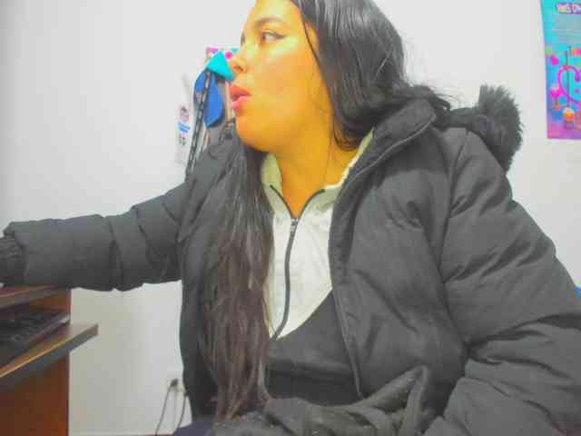 yournaughtyandsexyprince webcam