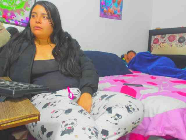 yournaughtyandsexyprince webcam