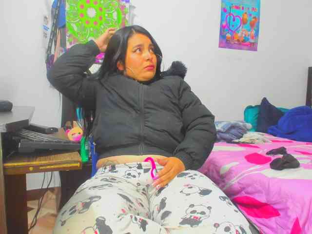 yournaughtyandsexyprince webcam