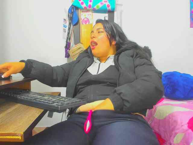 yournaughtyandsexyprince webcam