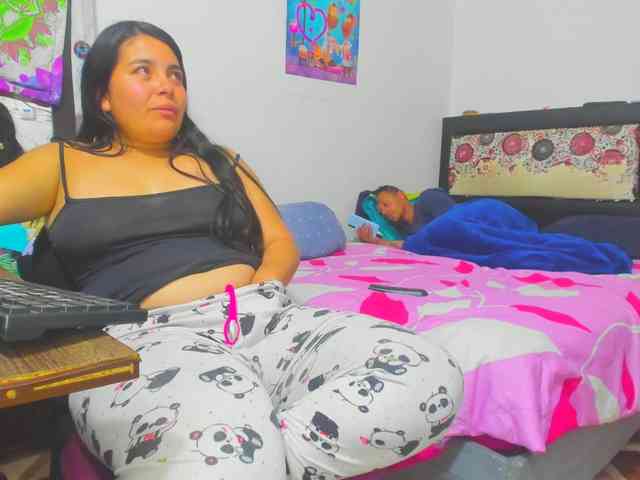 yournaughtyandsexyprince webcam