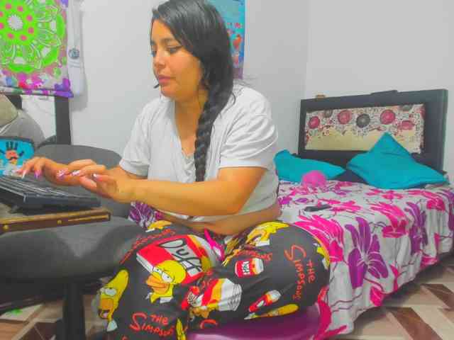 yournaughtyandsexyprince webcam