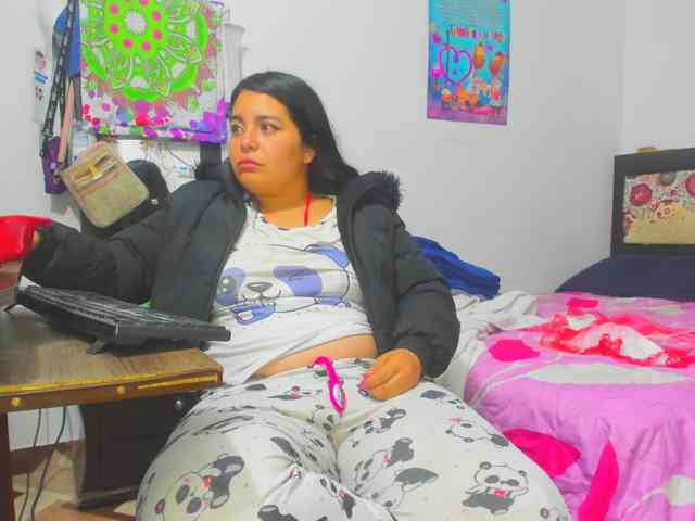 yournaughtyandsexyprince webcam