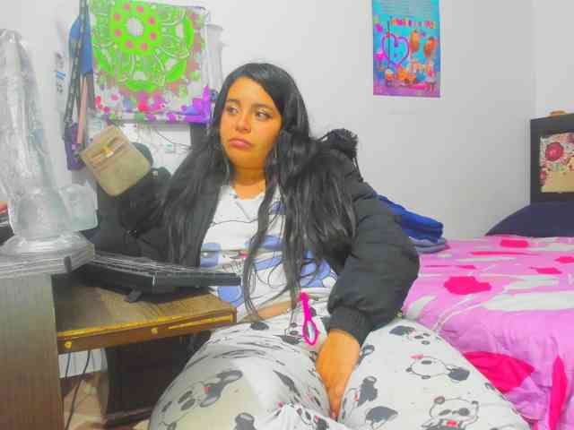 yournaughtyandsexyprince webcam