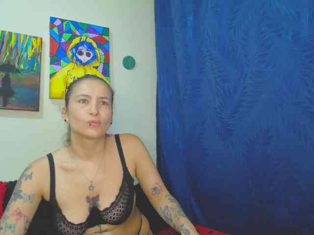 leyla-hot webcam