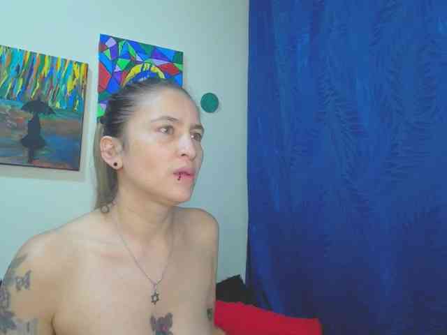 leyla-hot webcam