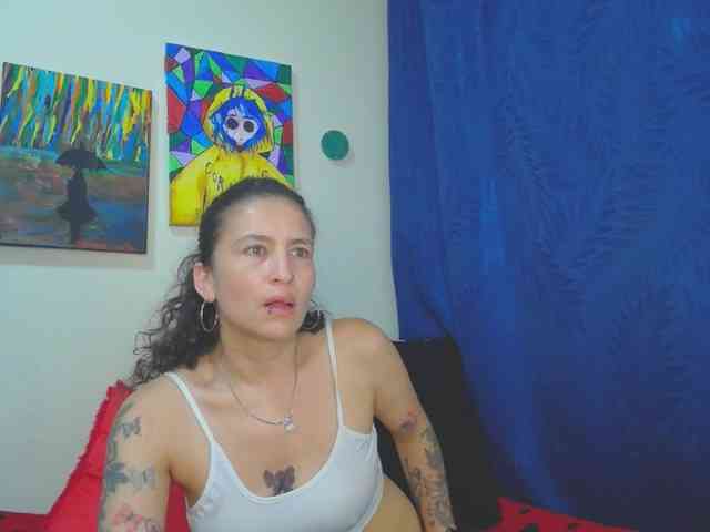 leyla-hot webcam